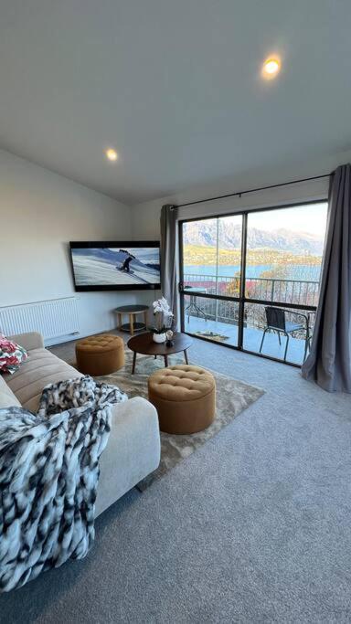Lakeview Home Retreat At Queenstown Hill Bagian luar foto